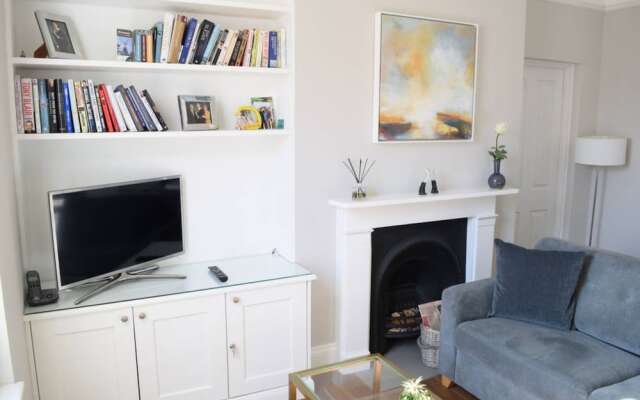 Decorated 1 Bedroom Flat In Wimbledon