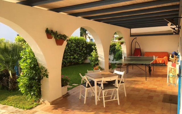 Villa With 3 Bedrooms In Marina Di Ragusa, With Enclosed Garden 600 M From The Beach