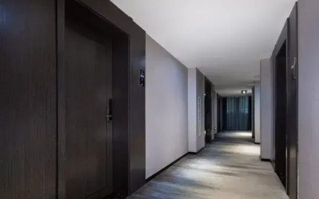 Panlongshan Hotel (Su Longqiao Subway Station Store)