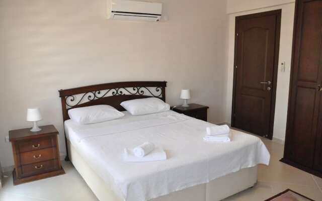 Beautiful 4-bed Villa Private Pools