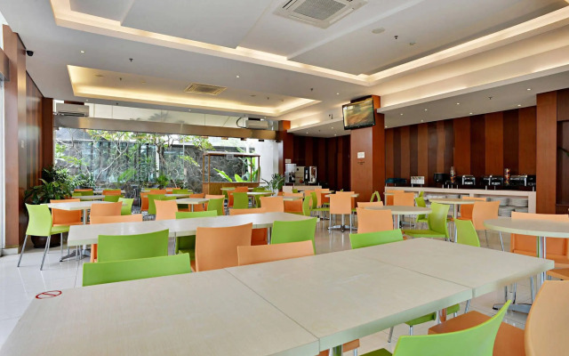 ZEN Rooms Tebet Area