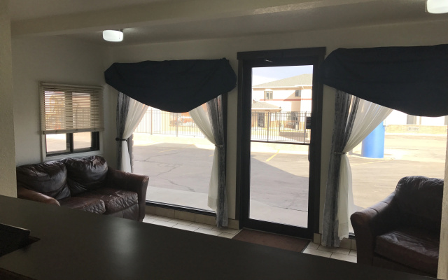 Super 8 By Wyndham Wichita North