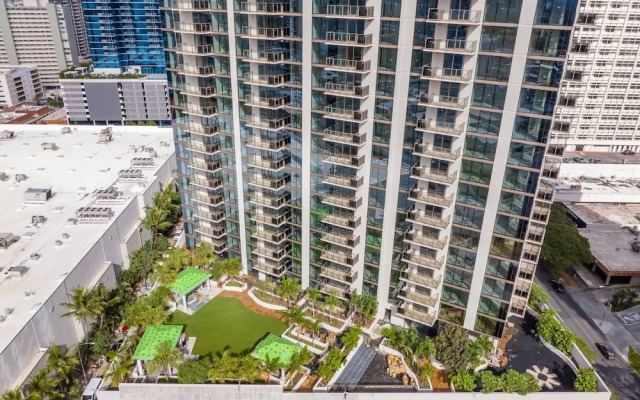 Sky Ala Moana 4209 2 Bedroom Condo by RedAwning