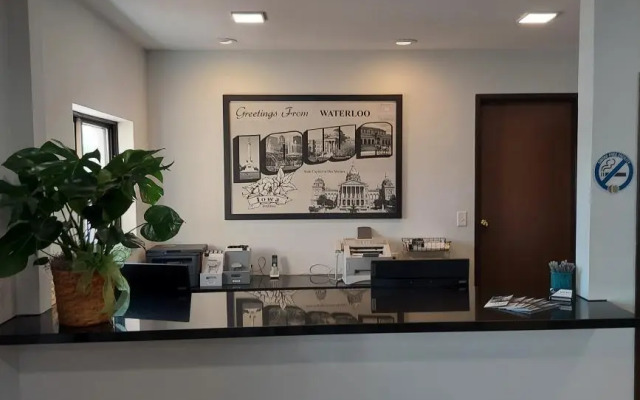 Boarders Inn & Suites by Cobblestone Hotels - Waterloo/Cedar Falls