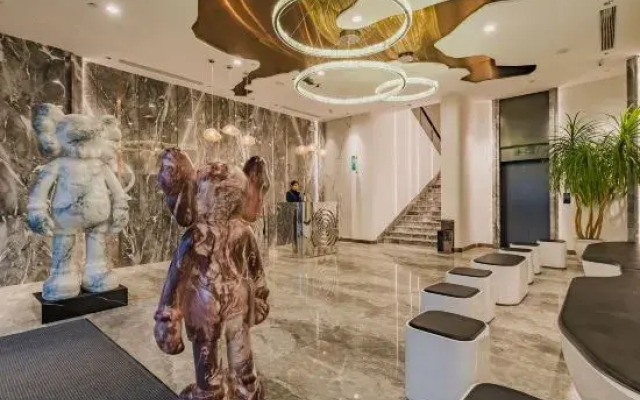 Veee Hotel