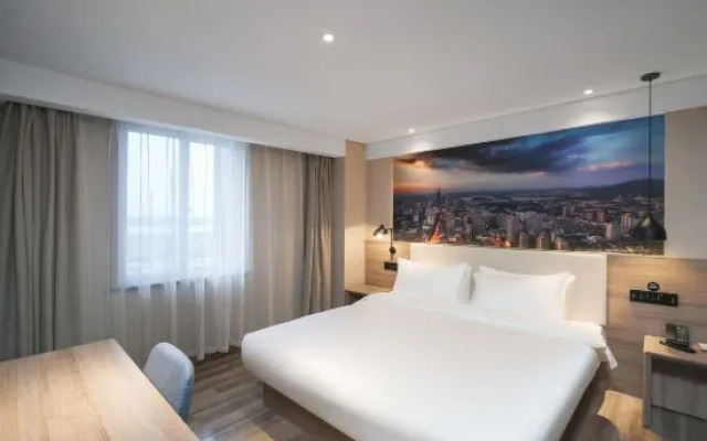 Yilong Anyun Hotel (Binjiang Runshou North Road Branch, Jiangning District, Nanjing)