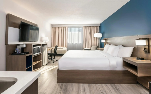 Comfort Suites Kingston Central