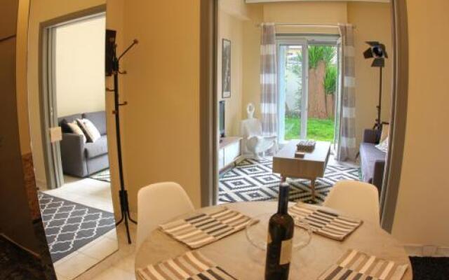 Stylish City Center Garden Apartment