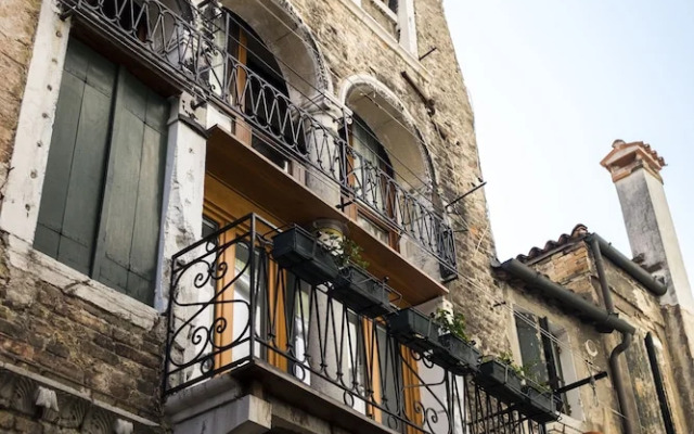 Rialto Corte dei Sansoni