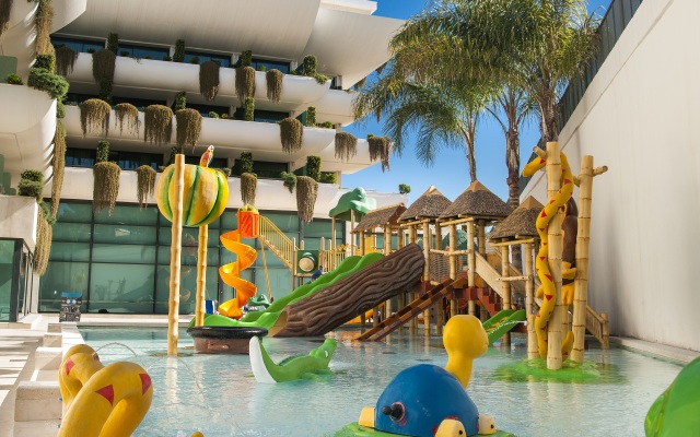 Hotel Deloix Aqua Center
