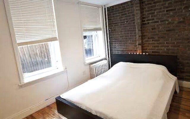 Nolita 4 Bedroom Apartment With Terrace, Sleeps 8