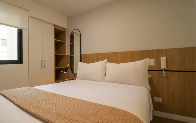 w Phenomenal 2BR With Balcony in San Isidro