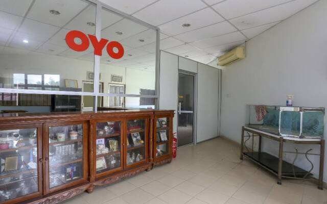 OYO 90441 Cz Traveler's Hotel