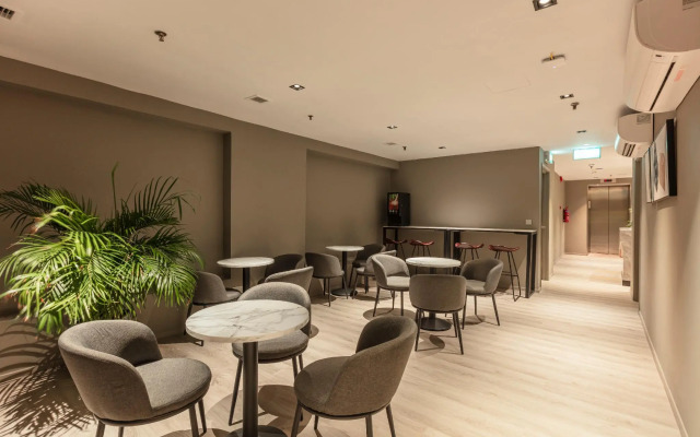 Hotel Calmo Bugis