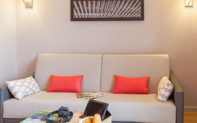 Colmar: Contemporary Apartment, 800 m From the Centre