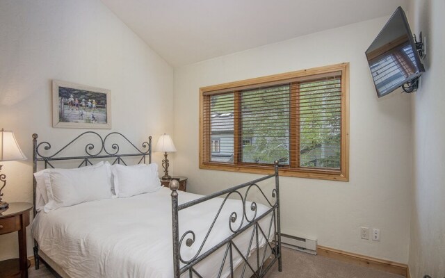 Coldstream Townhome 19