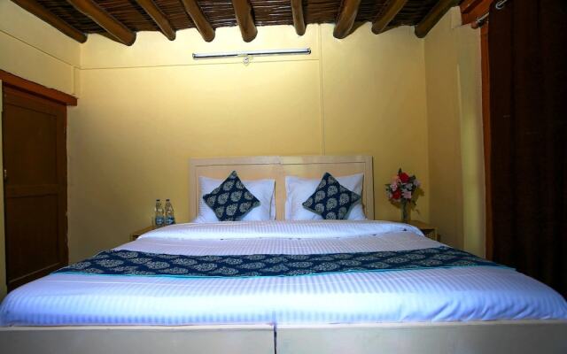 TIH Chomal Huts