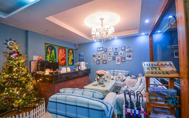 Fenghuang Joy Riverview Hotel