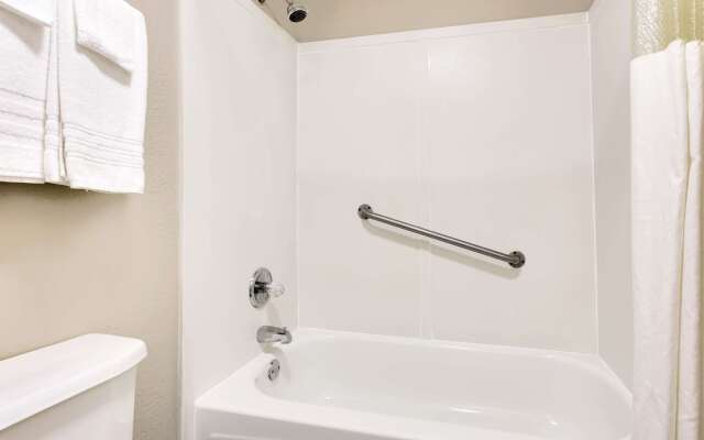 Super 8 by Wyndham Athens