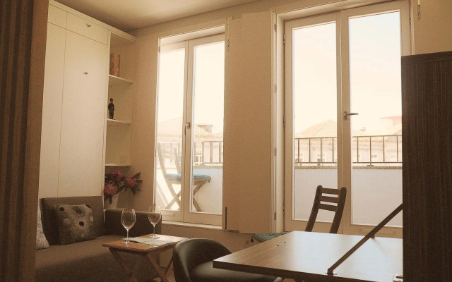 Carlos Alberto Balcony APT