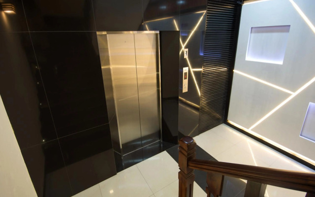 Ceyloni City Hotel