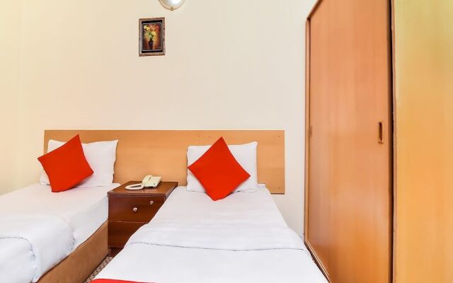 OYO 182 Zariana Hotel