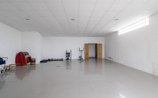 Modern Holiday Home in Garrobillo With Private Swimming Pool