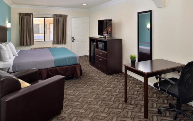 Rodeway Inn & Suites LAX