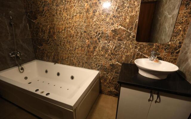 Hotel Lavit Couple Friendly near Faridabad Metro station