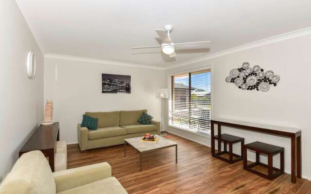 The Noraville House - Large Family Home