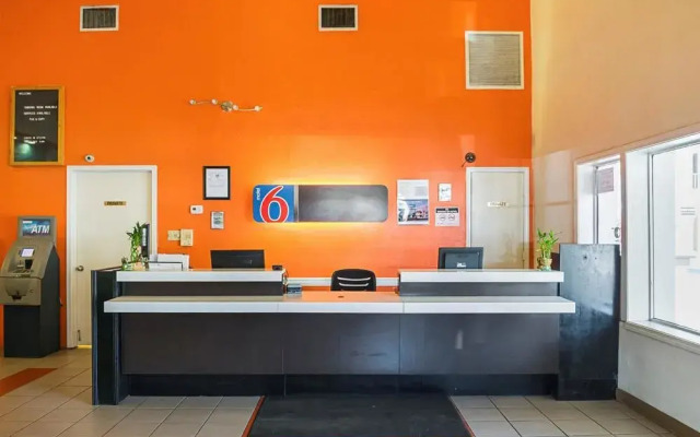 Motel 6 Harvey LA
