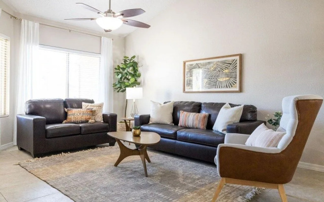 Scottsdale Friess 4 Bedroom Home by RedAwning