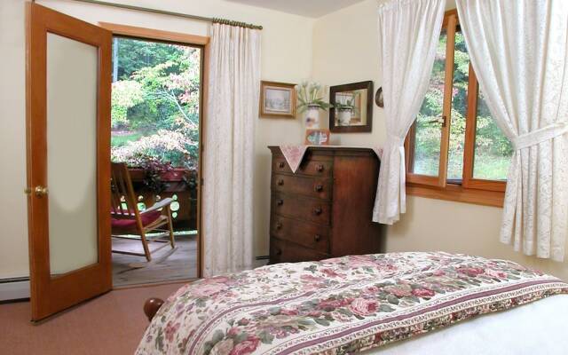 Chalet Inn Bed & Breakfast