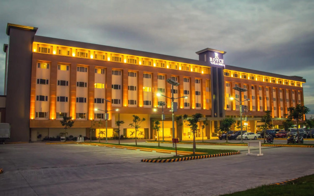 Royce Hotel & Casino