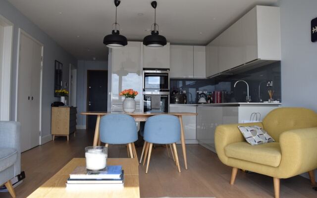 2 Bedroom Flat With Amazing London Views
