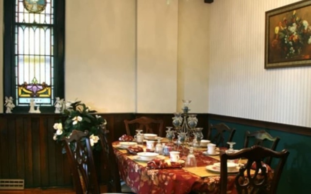 Christopher's Bed & Breakfast