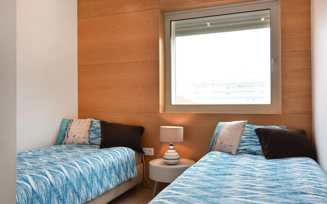 16 Maestro Apartment