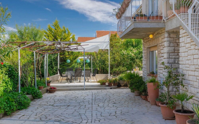 Laura Pula in Pula With 3 Bedrooms and 3 Bathrooms