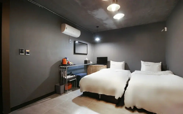 Geojedo Gohyeon Hotel Blue