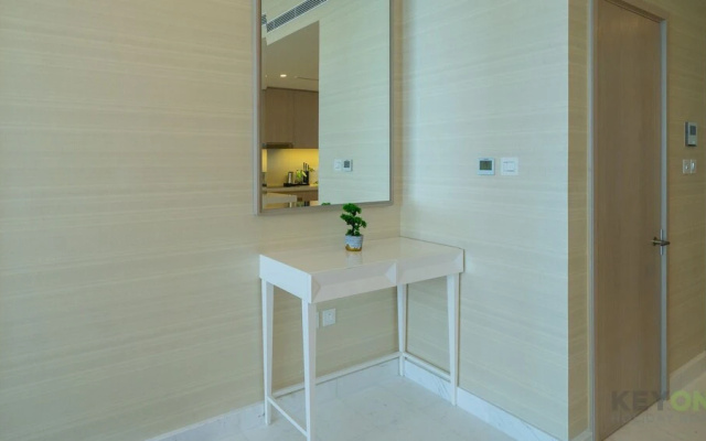 KOHH – 1BR in The Palm Tower
