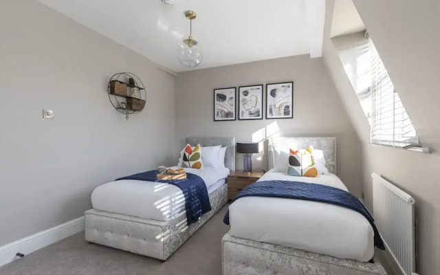 Elliot Oliver - Stunning 6 Bedroom Regency House With Parking