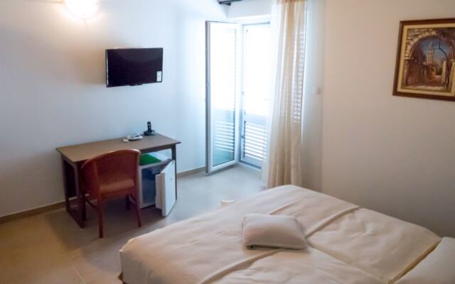 Apartments And Rooms Preka