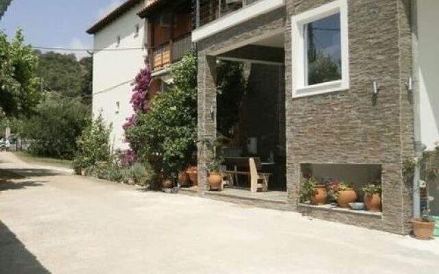 Ioannis Avrades Apartments