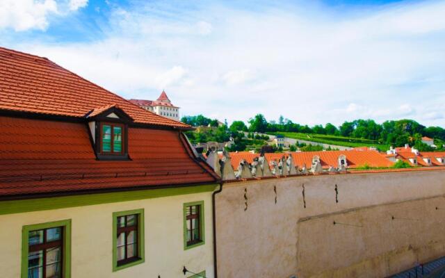 Wallenstein Garden Apartments