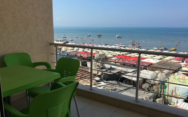 Great Seaside Apartment