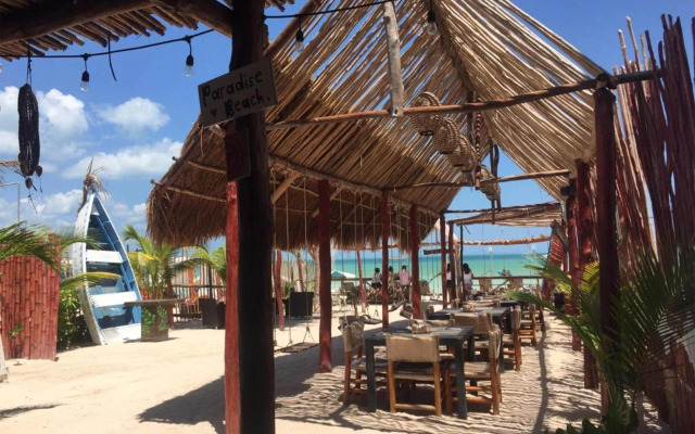 Ensueño Holbox and Beach Club
