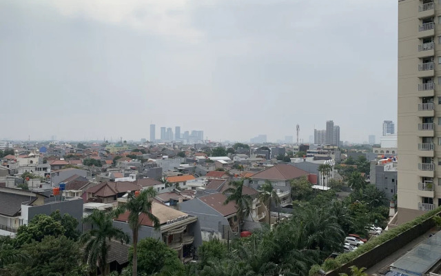 Comfort Living 2Br At Belmont Residence Puri Apartment