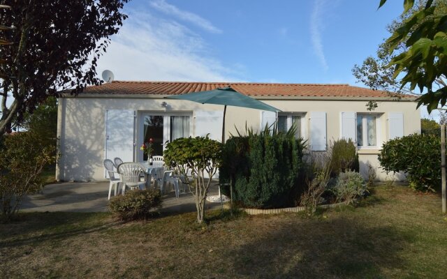 Quiet Holiday Home in Loire by the Sea