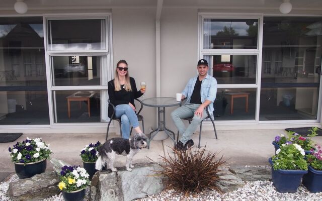 Montana Lodge Motel