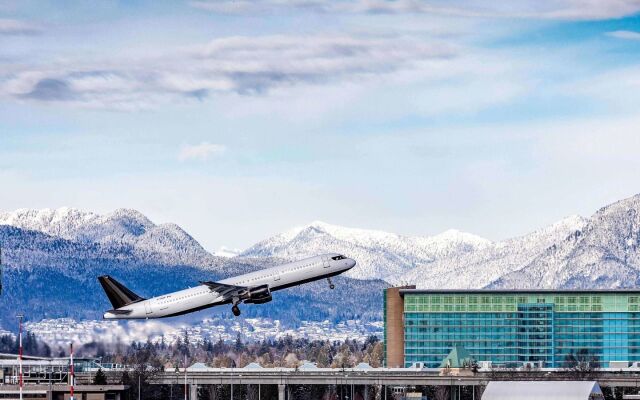 Fairmont Vancouver Airport In-Terminal Hotel